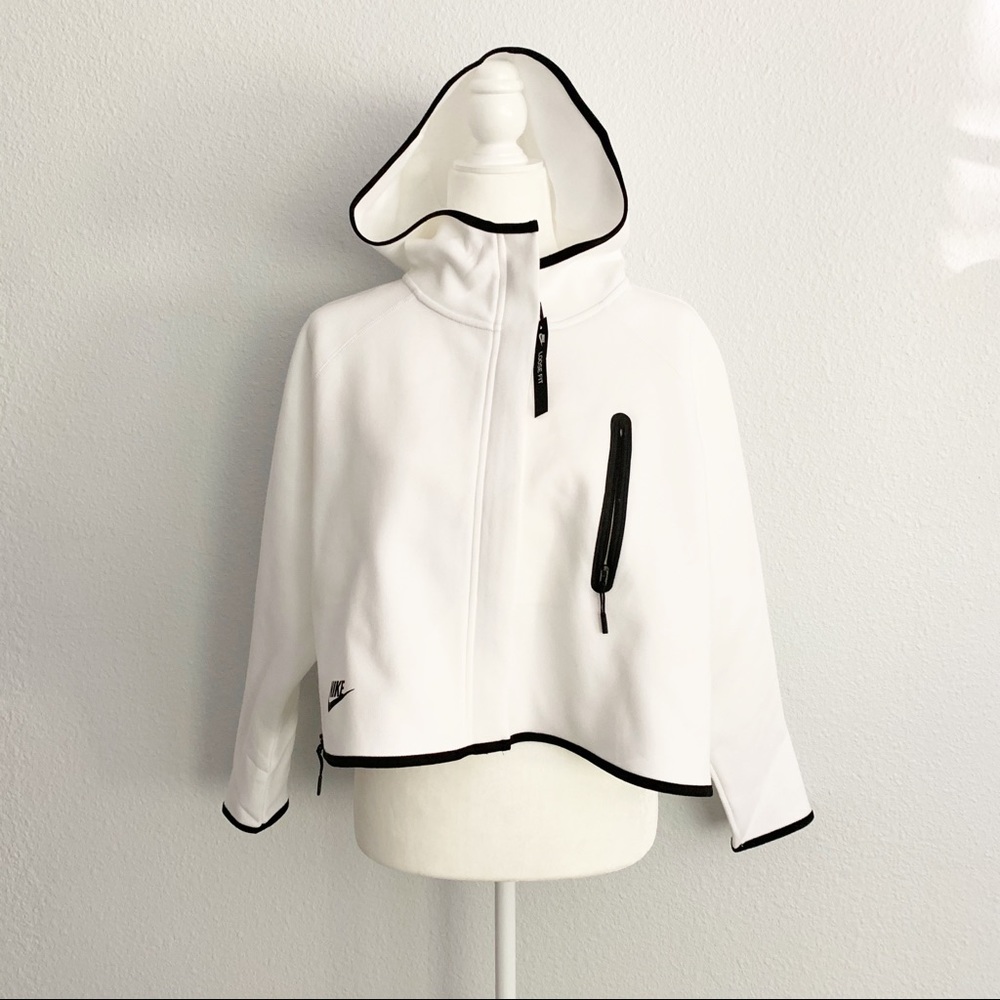 NWT Nike Womens NSW TECH Fleece Cape Medium